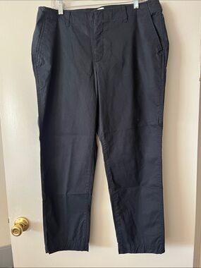 GAP Women’s Black Downtown Khaki Chinos